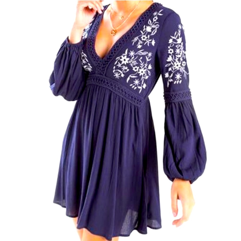 💙 NWOT Francesca's Blue Rain Navy & Silver
Embroidered Dress SZ M